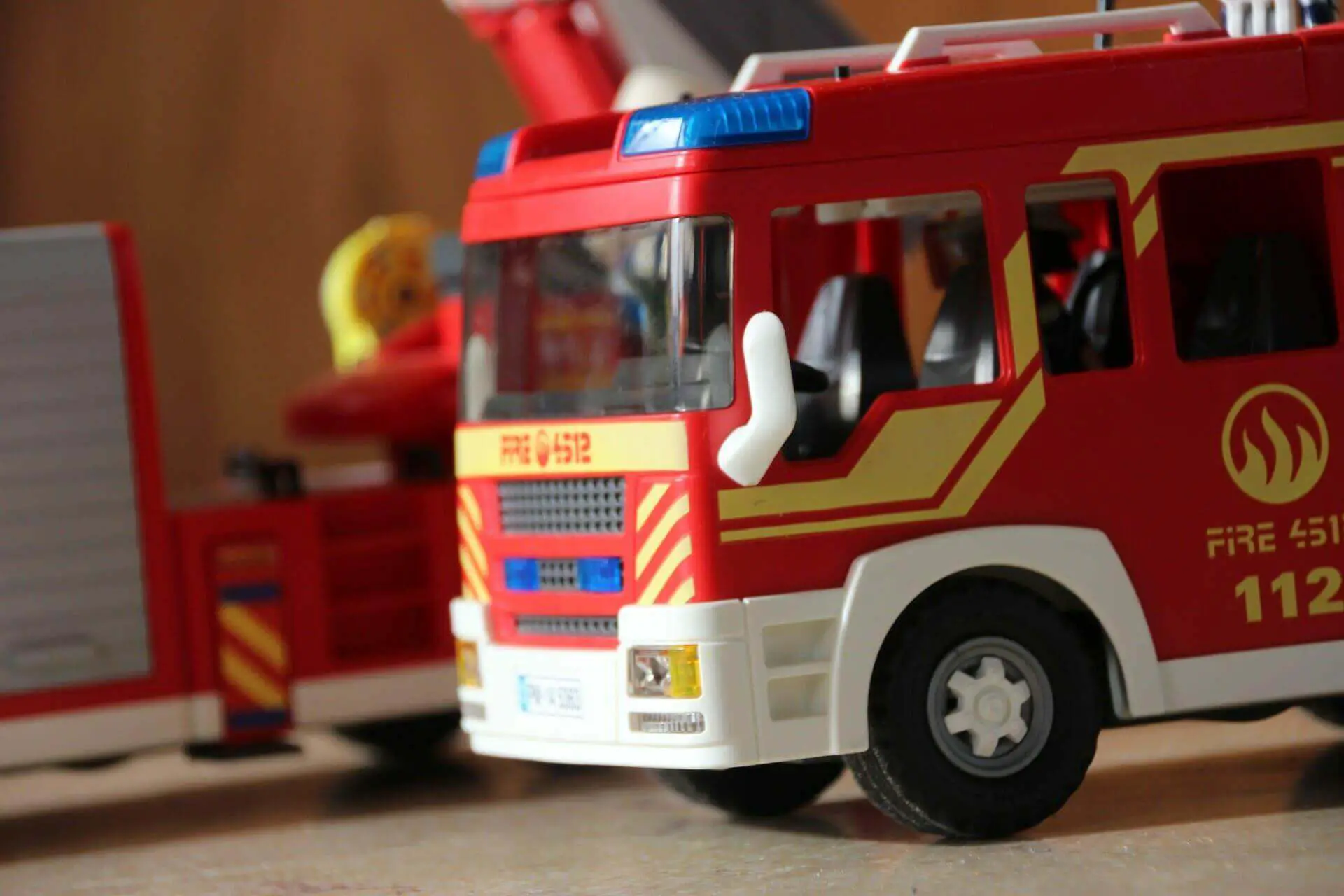 Playmobil Feuerwehr Feuerwehrmann Wache Truck Leiterfahrzeug 2018 Auswahl NEU 
