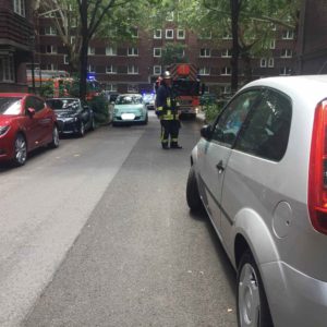 Feuerwehr wird durch Falschparker behindert