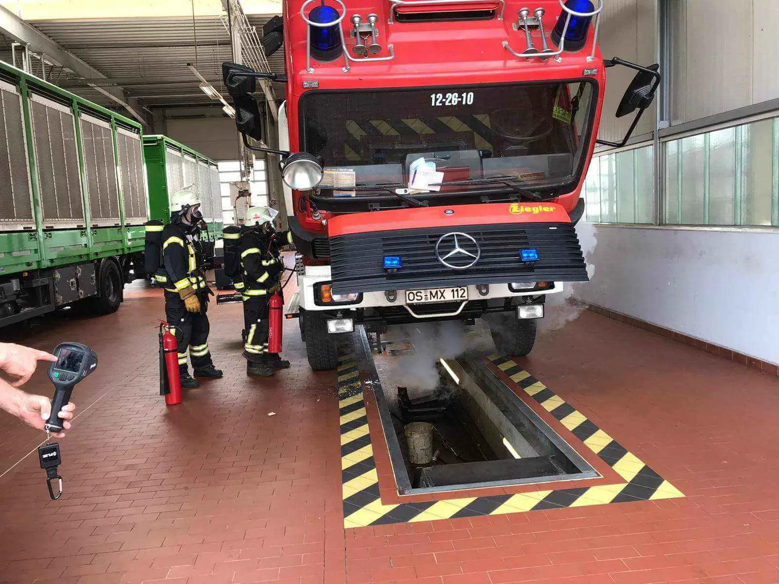 Feuerwehr muss eigenes Fahrzeug löschen
