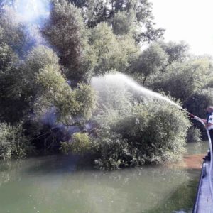 Feuerlöscheinsatz der Germersheimer Wasserschutzpolizei
