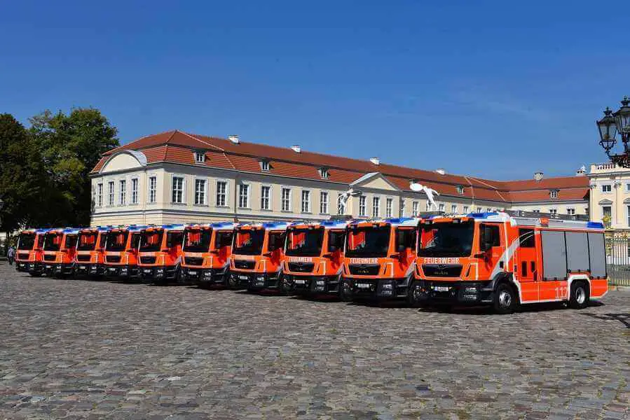 Übergabe von 10 neuen Löschfahrzeugen an die Berliner Feuerwehr