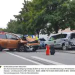 FW-M: Renault kollidiert mit parkendem Fahrzeug (Nymphenburg)