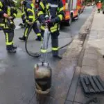FFW Schiffdorf: Gasflasche brennt in Wehdel - Anwohner können Feuer selbständig löschen