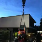 FW-BO: Mini-Bagger droht in Baugrube zu stürzen