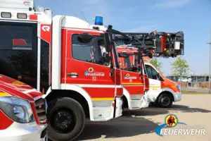 FW-MG: Feuerwehr verhindert Komplettbrand eines Stoppelfeldes