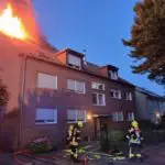 FW-OB: Dachstuhlbrand durch Feuerwehr Oberhausen gelöscht - keine Personen verletzt