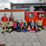 FW-KLE: Vorschulkinder des Kindergarten "Gänseblümchen" Düffelward bei der Feuerwehr