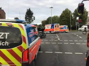 FW Grevenbroich: Zwei Verletzte nach Verkehrsunfall in Grevenbroich