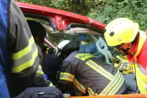FW-EN: Verkehrsunfall mit drei Verletzen – Technische Hilfeleistungs-Übung am Schmandbruch