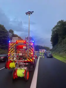 FW-MH: Verkehrsunfall auf der A40 in Fahrtrichtung Essen – Eine Person schwer verletzt