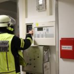 FFW Schiffdorf: Ausgelöste Brandmeldeanlage sorgt für Feuerwehr-Einsatz in den Abendstunden