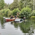 FW Alpen: Pkw fährt in Wasser, Fahrer konnte gerettet werden