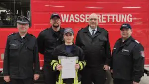 FW Celle: Lehrgangsbeste – Nina Ramachers ist neue Feuerwehrtaucherin in Celle!