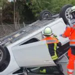 FW Königswinter: Feuerwehr befreit Schwangere nach Verkehrsunfall
