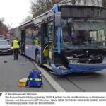 FW-M: Bus trifft auf Pkw (Ludwigsvorstadt)