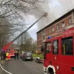 FW Grevenbroich: ERSTMELDUNG: Ein Toter und eine verletzte Person nach Wohnungsbrand in Grevenbroich-Neurath