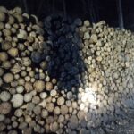 FW-AR: Brennender Holzpolter an Weihnachten