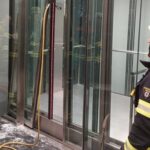 FW-M: Aufzugsöffnung durch die Feuerwehr (Schwabing)