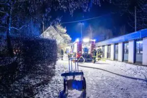FW Finnentrop: Feuerwehr bekämpft Heizungsbrand in Schreinerei