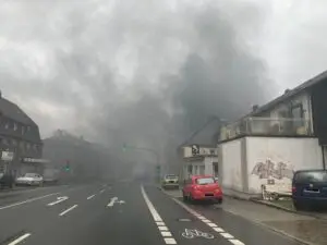 FW-DO: Großbrand in einer Autowerkstatt in Lütgendortmund