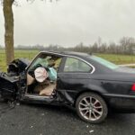 FFW Fredenbeck: Ein Schwerverletzter nach Verkehrsunfall / PKW prallt gegen Baum