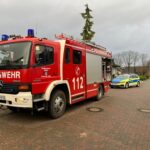 FFW Schiffdorf: Feuerwehr kann Schlimmeres verhindern - umgekippter Halogenstrahler sorgt Verrauchung im Heizungskeller