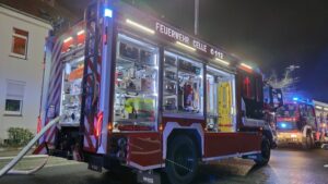 FW Celle: Wohngebäudebrand in der Fuhrberger Straße – 1. Lagemeldung!