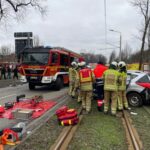 FW Dresden: Schwerer Verkehrsunfall mit mehreren Verletzten