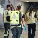 FW Rüdesheim: Feuerwehr und Rettungsdienst mit Messer bedroht