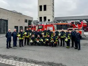 FW Dinslaken: Erfolgreiche Zwischenprüfung in der Feuerwehr Grundausbildung