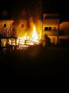 FW-GLA: Kleingebäudebrand im Stadtteil Brauck