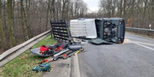 FW-OB: Schwerer Verkehrsunfall im Kreuz Oberhausen