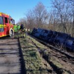 FW Bremerhaven: Verkehrsunfall auf Autobahn mit Sattelzug