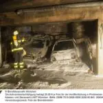 FW-M: Drei Fahrzeuge in Tiefgarage komplett ausgebrannt (Moosach)