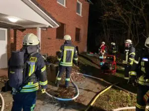 FW-ROW: Feuer im Keller eines Mehrfamilienhauses