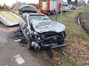 FW-ROW: Verkehrsunfall in Tiste: Pkw und Traktor kollidieren miteinander