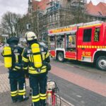 FW-DT: Brandgeruch aus Wohnung - Brennender Pappkarton ruft Feuerwehr Detmold auf den Plan
