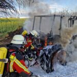 FW-RD: Trecker brennt völlig aus – 35 Einsatzkräfte im Einsatz