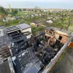 FW Dresden: Update 08:30 Uhr zum Großbrand in einem Wäschereibetrieb
