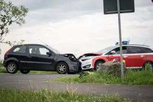 FW Pulheim: Vier Verletzte bei Verkehrsunfall in Pulheim – Feuerwehrfahrzeug beteiligt