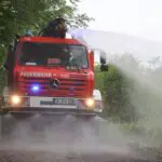 FW-E: Wald- und Vegetationsbrandübung der Feuerwehren in Essen-Byfang – Polizeihubschrauber unterstützt bei der „Brandbekämpfung“