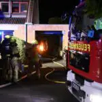 FW Pulheim: Unterstand in Flammen - Feuerwehr verhindert Brandausbreitung