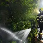 FW Flotwedel: Ferienhaus in Vollbrand – Nächtlicher Einsatz für die Feuerwehren der Samtgemeinde Flotwedel