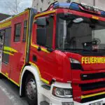 FW Bremerhaven: Mehrere Anrufer melden Feuer in einem Mehrfamilienhaus – Treppenraum verraucht