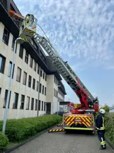 FW-EN: Feuerwehr unterstützt zweimal den Rettungsdienst
