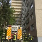 FW-BN: Ereignisreicher Vormittag für Feuerwehr und Rettungsdienst Bonn – Eingleisung einer Straßenbahn, Wohnungsbrand mit Menschenrettung und zahlreiche Rettungsdiensteinsätze