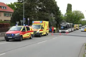 FW Dresden: Verkehrsunfall mit mehreren Verletzten