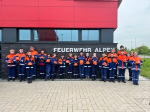 FW Alpen: Jugendfeuerwehr legte erfolgreich die Jugendflamme Stufe 1 ab