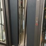 FW Stockach: Fahrstuhltüre hängt fest
