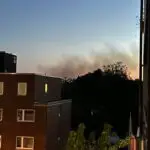 FW-Erkrath: Feuerwehr konnte Brandausweitung auf Wohngebäude verhindern